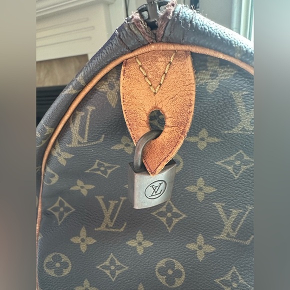 Authentic vintage Louis Vuitton Monogram Speedy 40 well loved - Picture 9 of 15